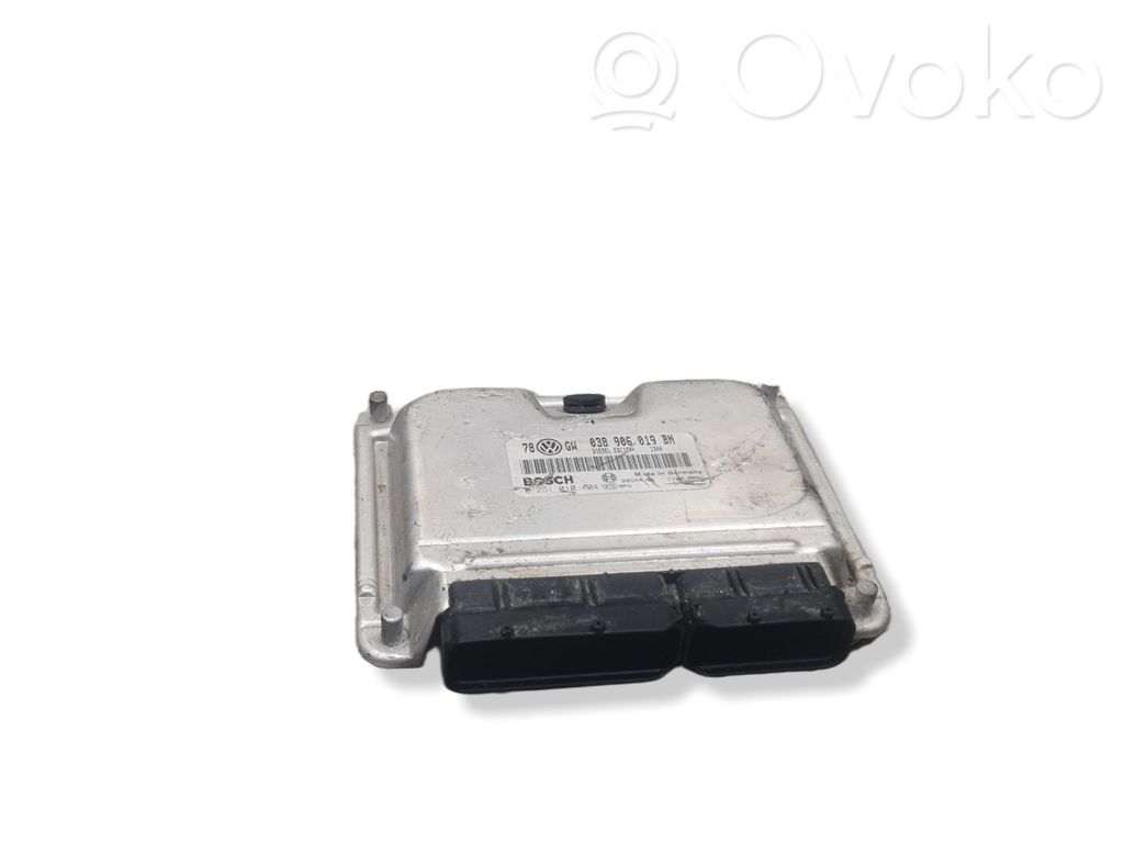 Volkswagen PASSAT B5.5 Engine control unit/module 