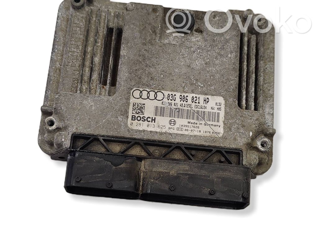 Audi A3 S3 A3 Sportback 8P Engine control unit/module 