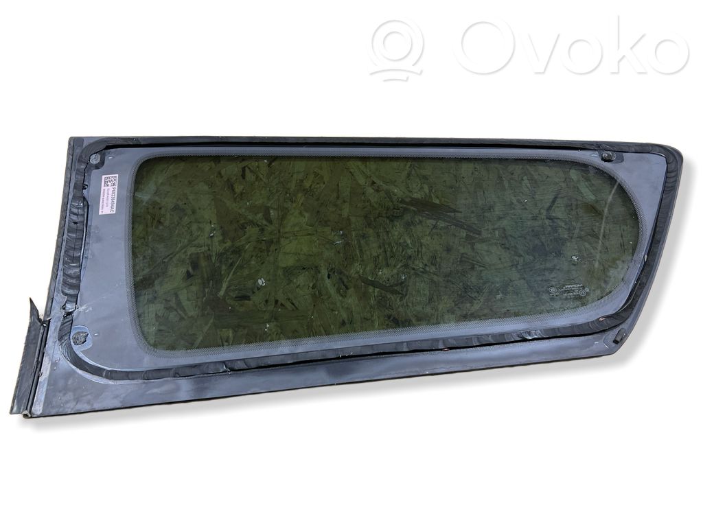 Chrysler Pacifica Rear side window 