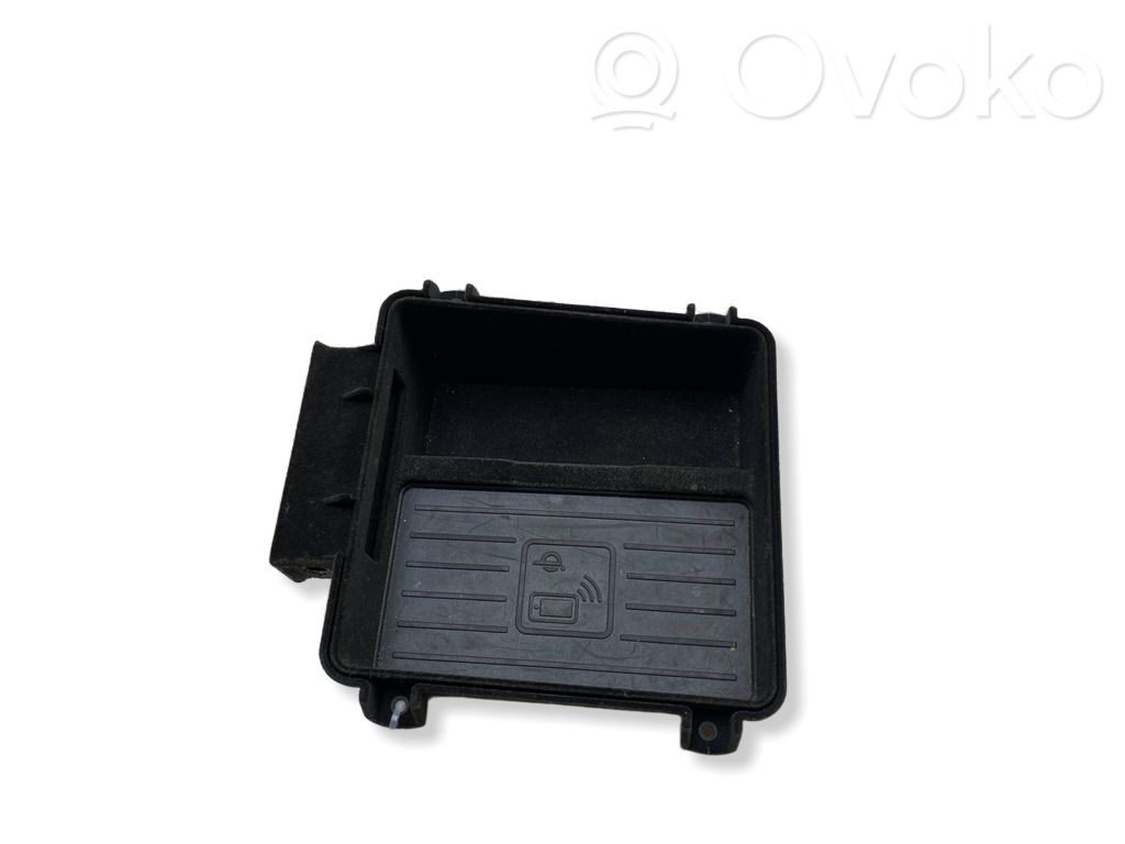 Audi Q7 4M Wireless charging module 