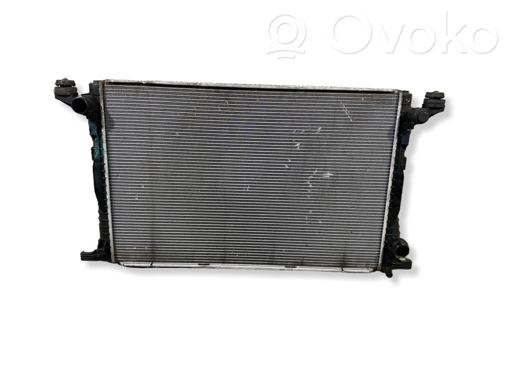 Audi Q7 4M Coolant radiator 