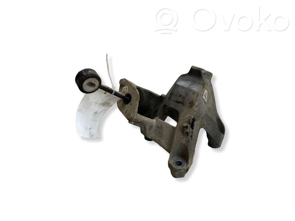 Audi Q7 4M Engine mounting bracket 