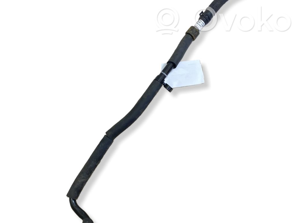 Audi e-tron Engine coolant pipe/hose 