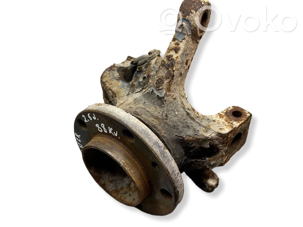 Front wheel hub