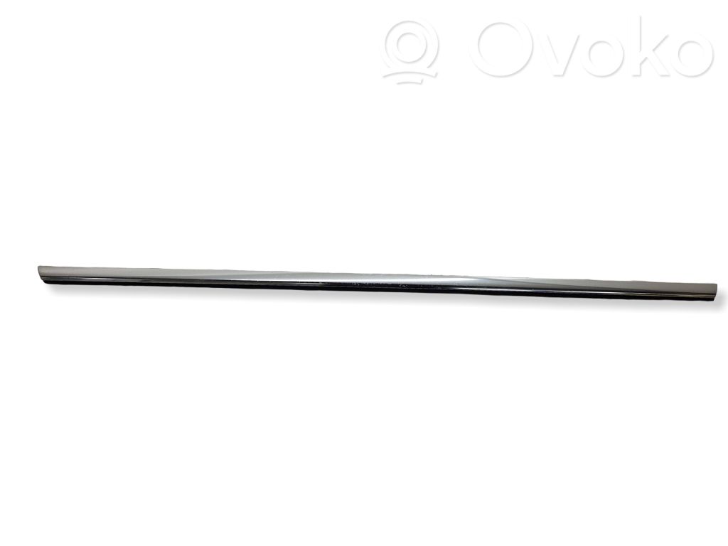 Audi A4 S4 B9 Listwa / Uszczelka szyby drzwi tylnych 