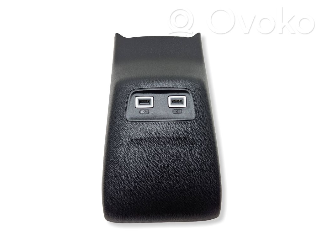 Peugeot 208 II Priză USB 