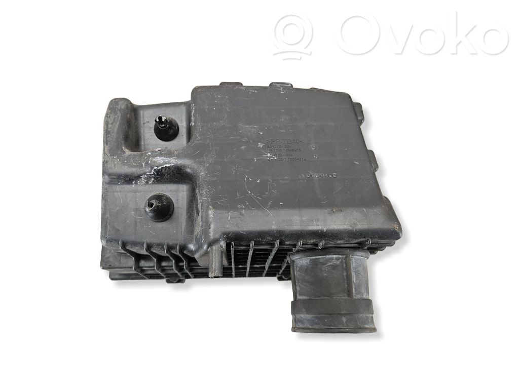 Nissan NV400 Air filter box 