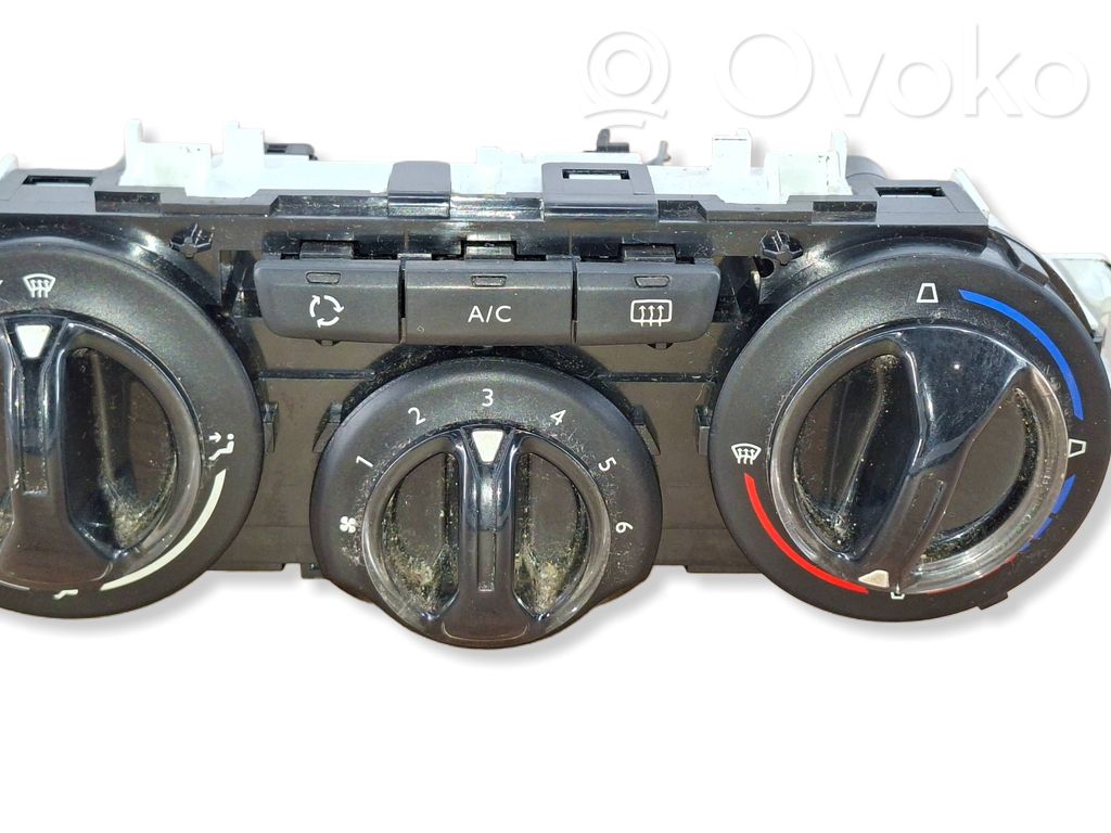 Peugeot 208 I Climate control unit 