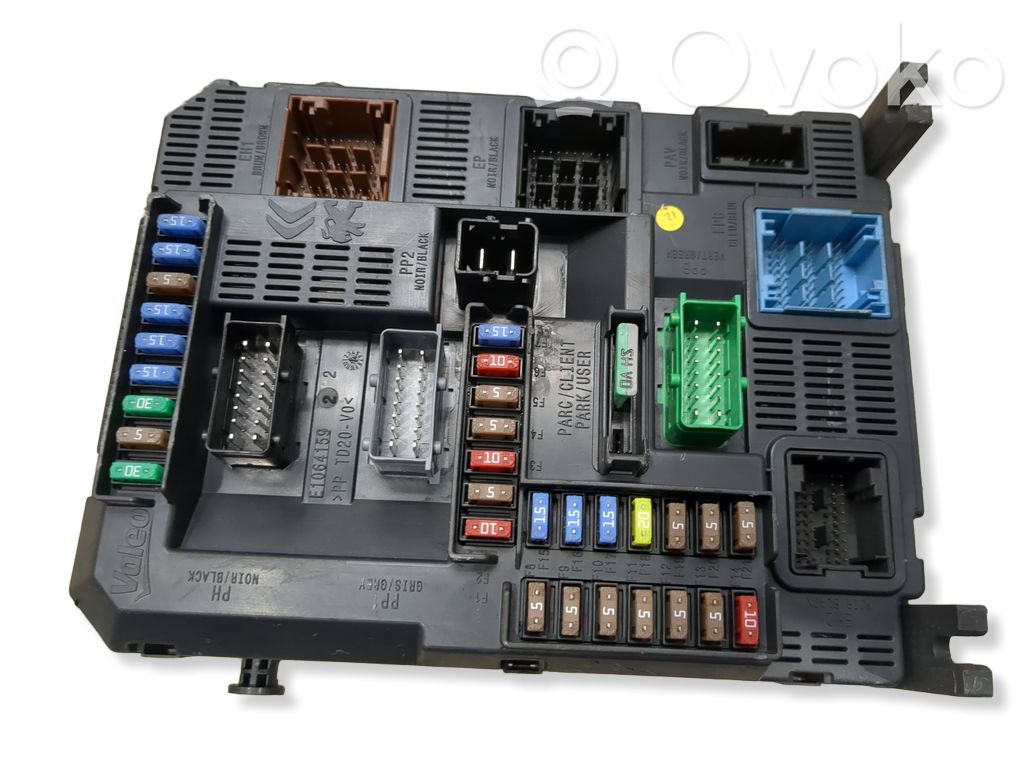 Peugeot 208 I Fuse module 