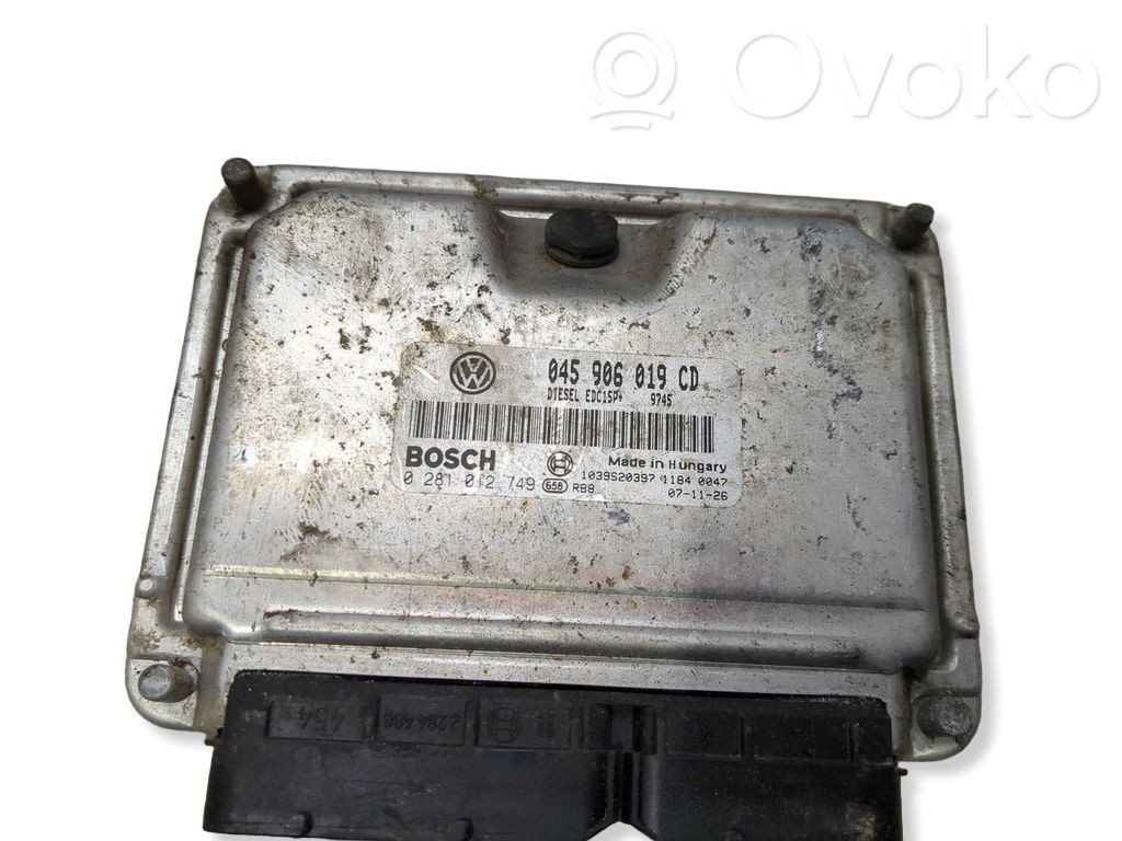 Volkswagen PASSAT B5.5 Engine control unit/module 