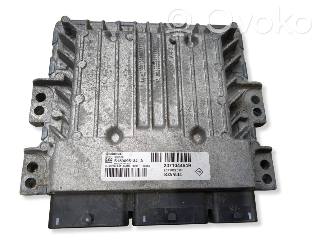 Dacia Duster Engine control unit/module 
