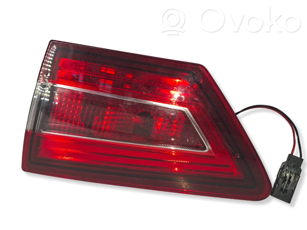 Renault Clio IV Tailgate rear/tail lights 