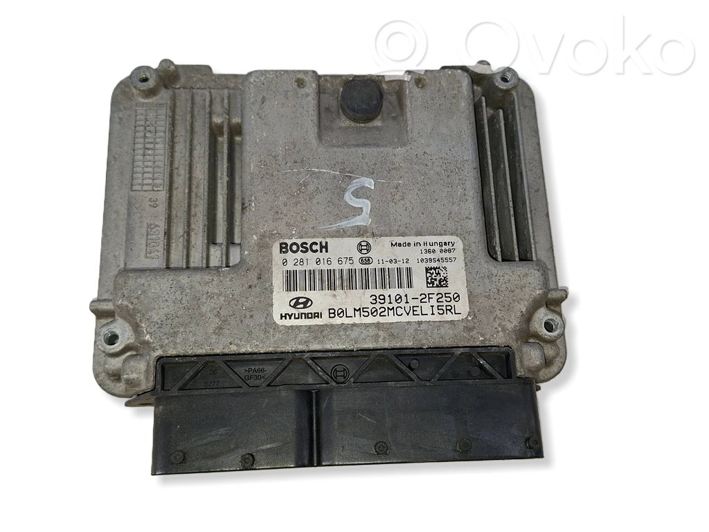 Hyundai ix35 Engine control unit/module 