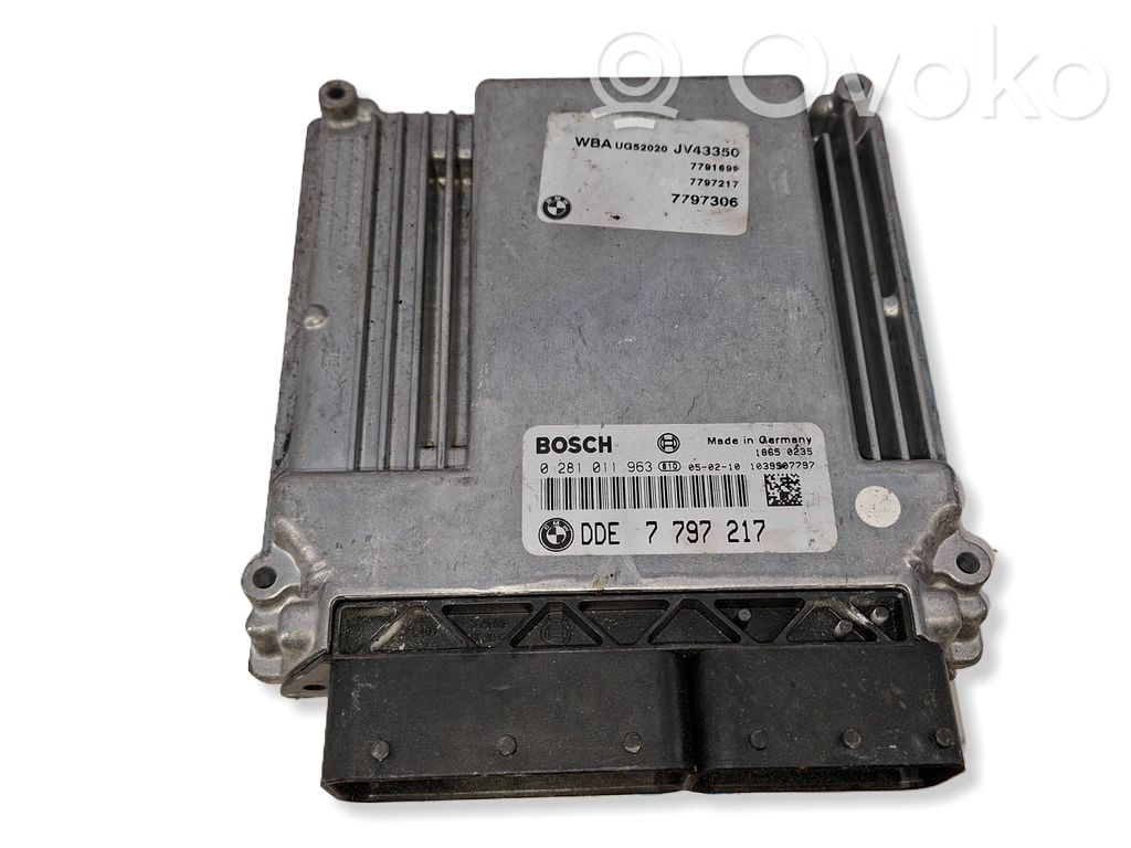 BMW 3 E92 E93 Engine control unit/module 