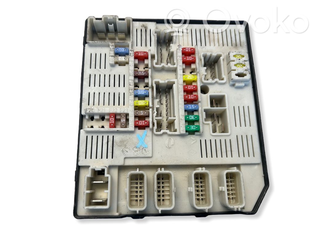 Renault Laguna III Fuse module 