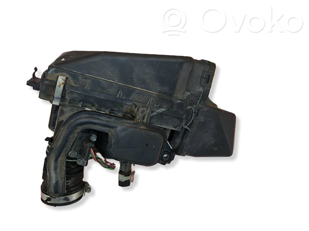 Nissan Note (E12) Air filter box 