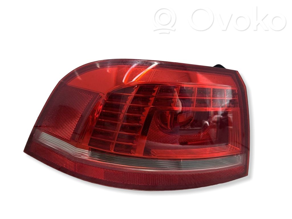 Volkswagen PASSAT B7 Lampă spate în caroserie 