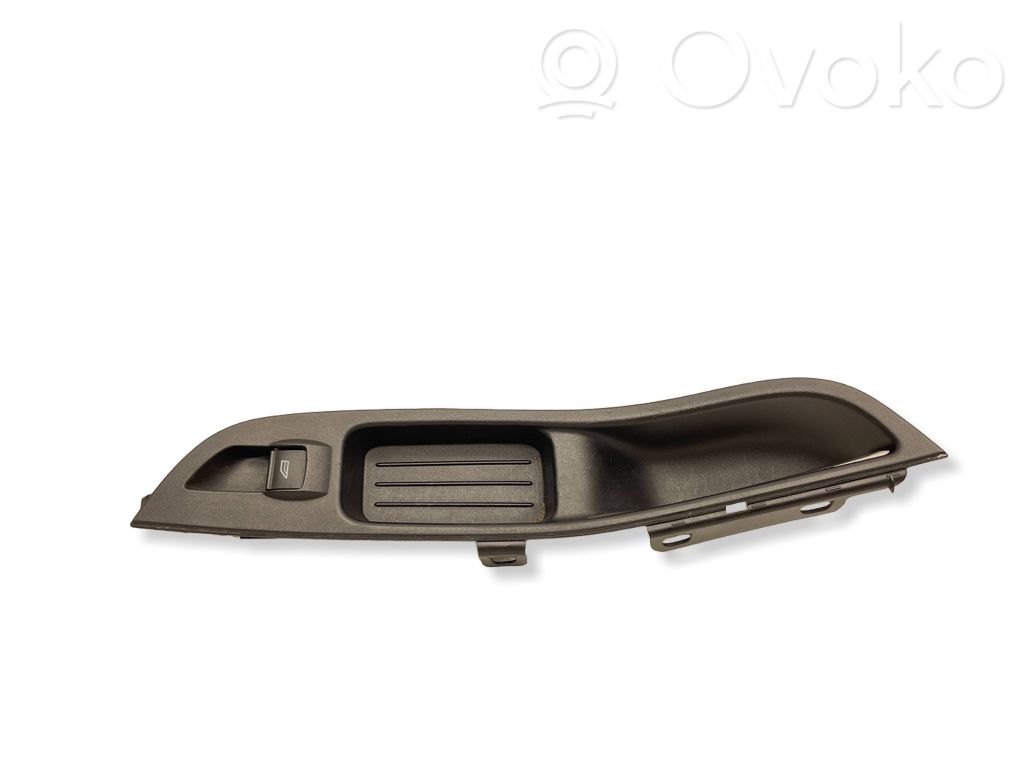 Ford Focus Front door window switch trim 