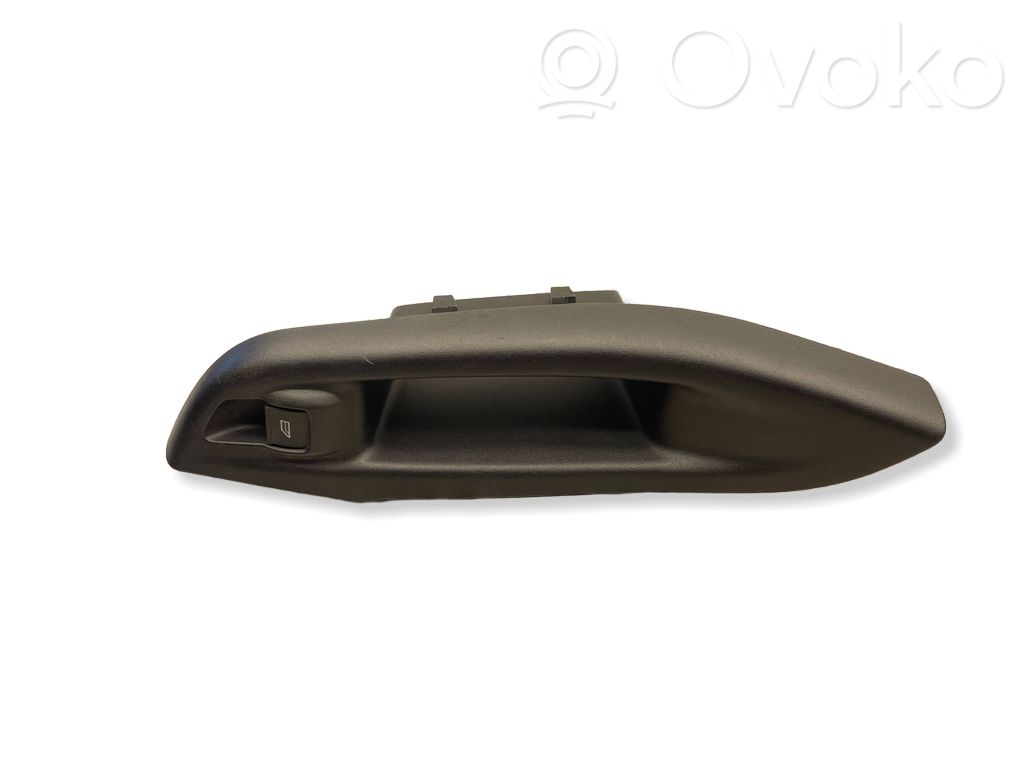 Ford Focus Front door window switch trim 