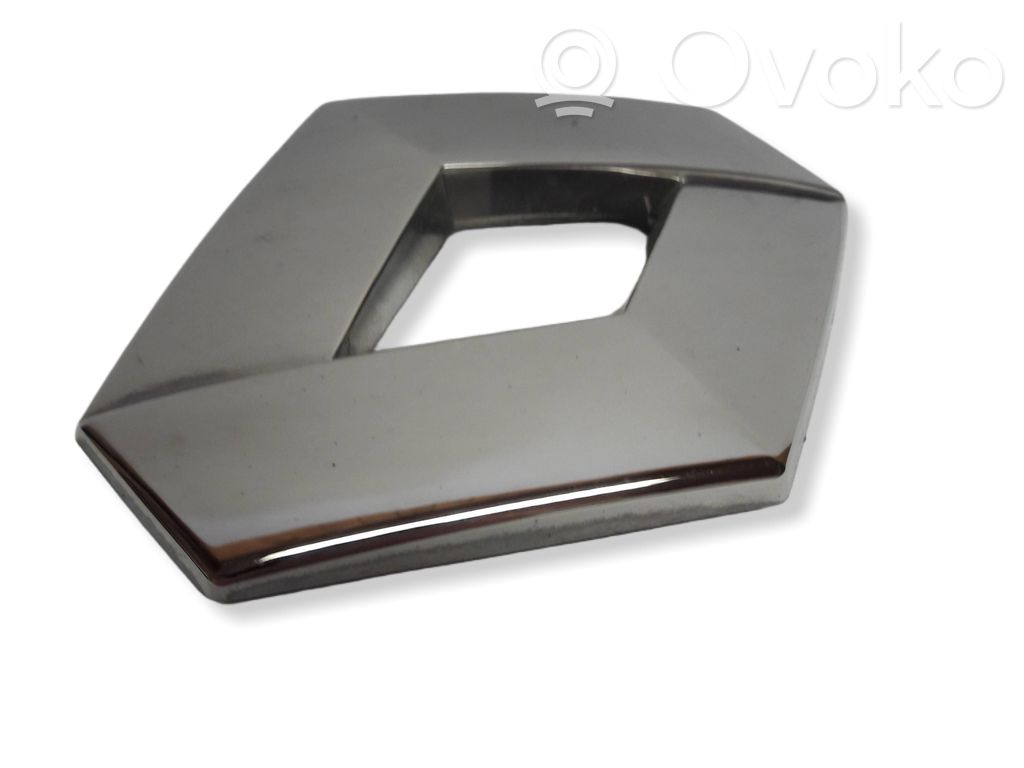 Renault Kadjar Manufacturers badge/model letters 