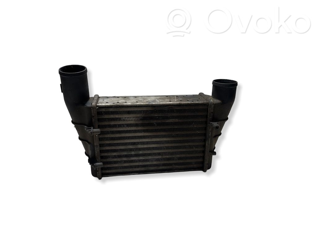 Audi A4 S4 B5 8D Interkūlerio radiatorius 