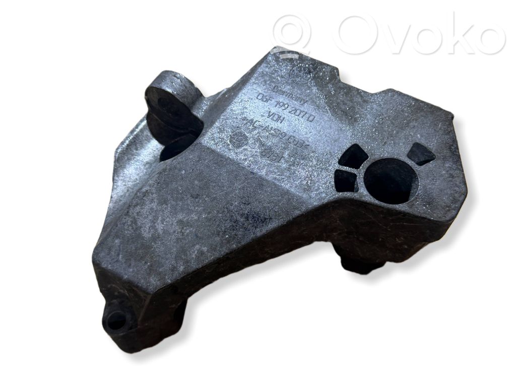 Audi A3 S3 8P Engine mounting bracket 