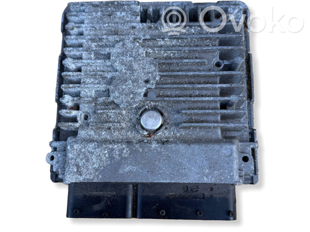 Volkswagen Golf VI Engine control unit/module 