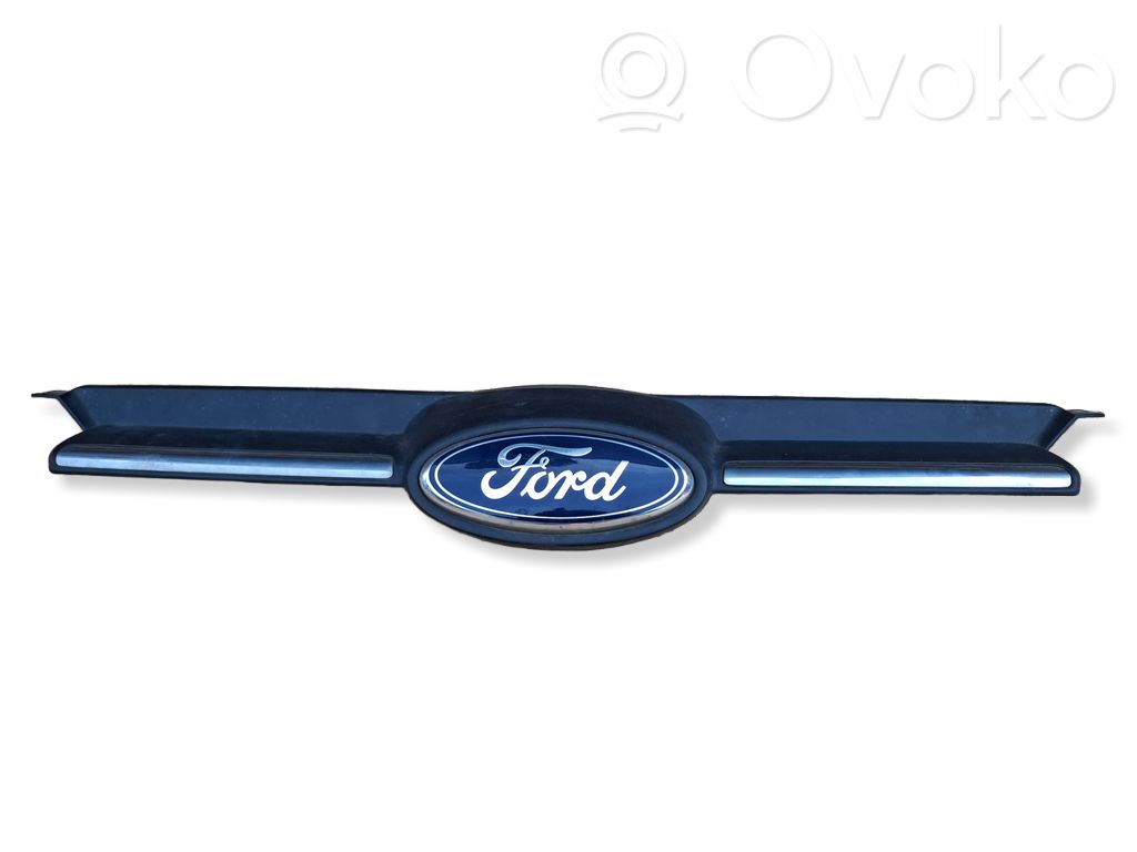 Ford Focus Front bumper upper radiator grill 