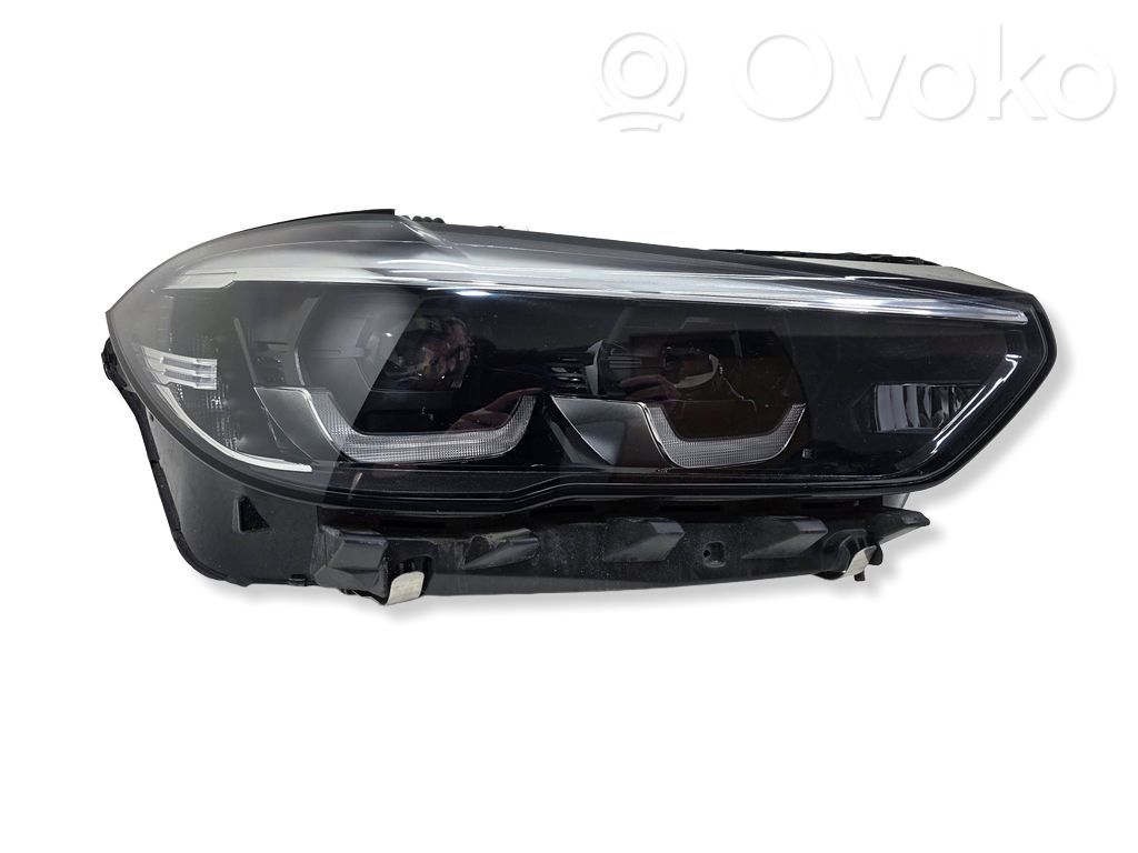 BMW X5 G05 Lampa przednia 