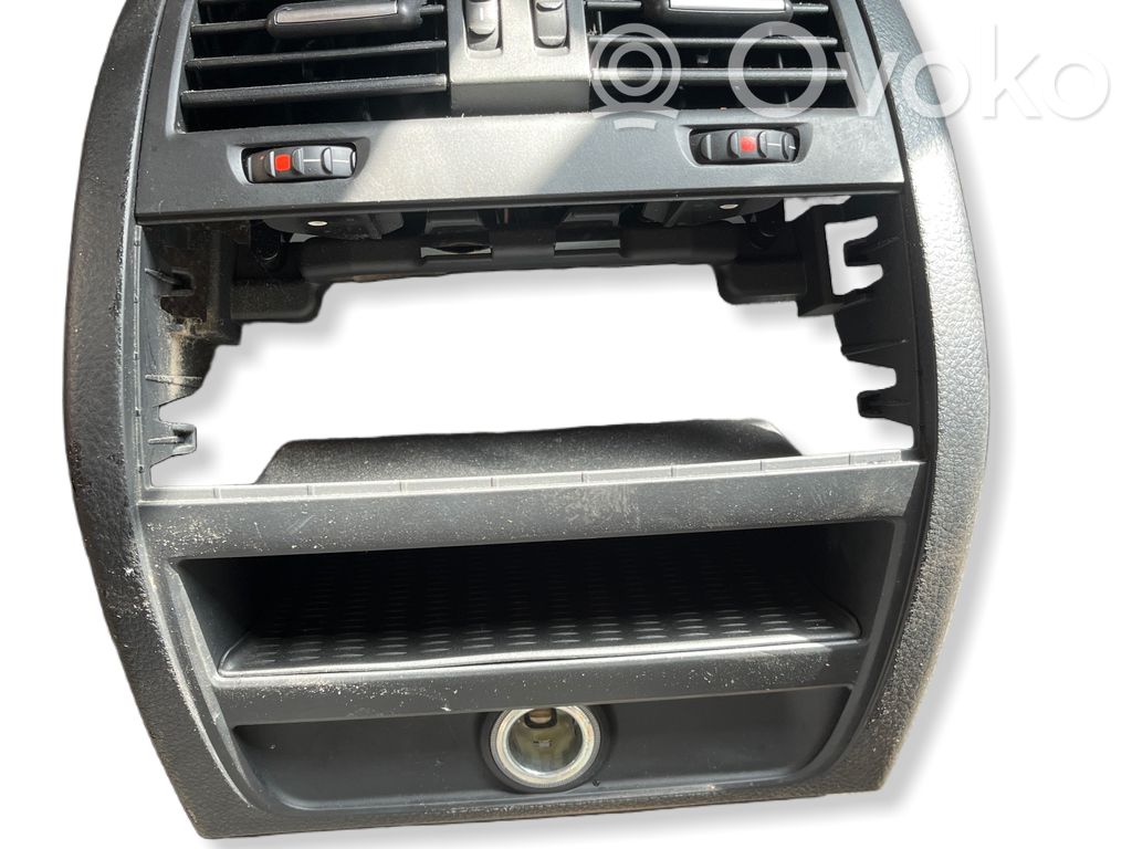 BMW 5 F10 F11 Kratka nawiewu tylna tunelu środkowego 