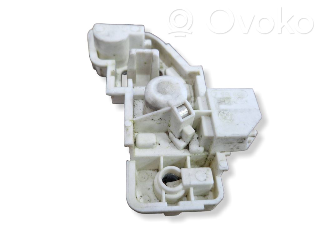 BMW 3 E90 E91 Tail light bulb cover holder 