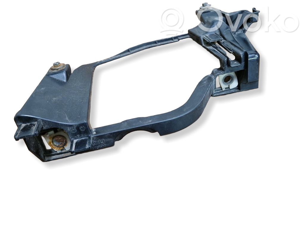 BMW 5 E60 E61 Headlight/headlamp mounting bracket 