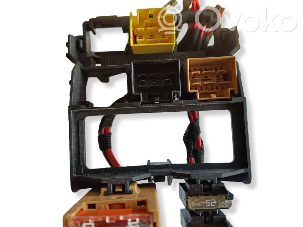Audi A4 S4 B8 8K Fuse module 