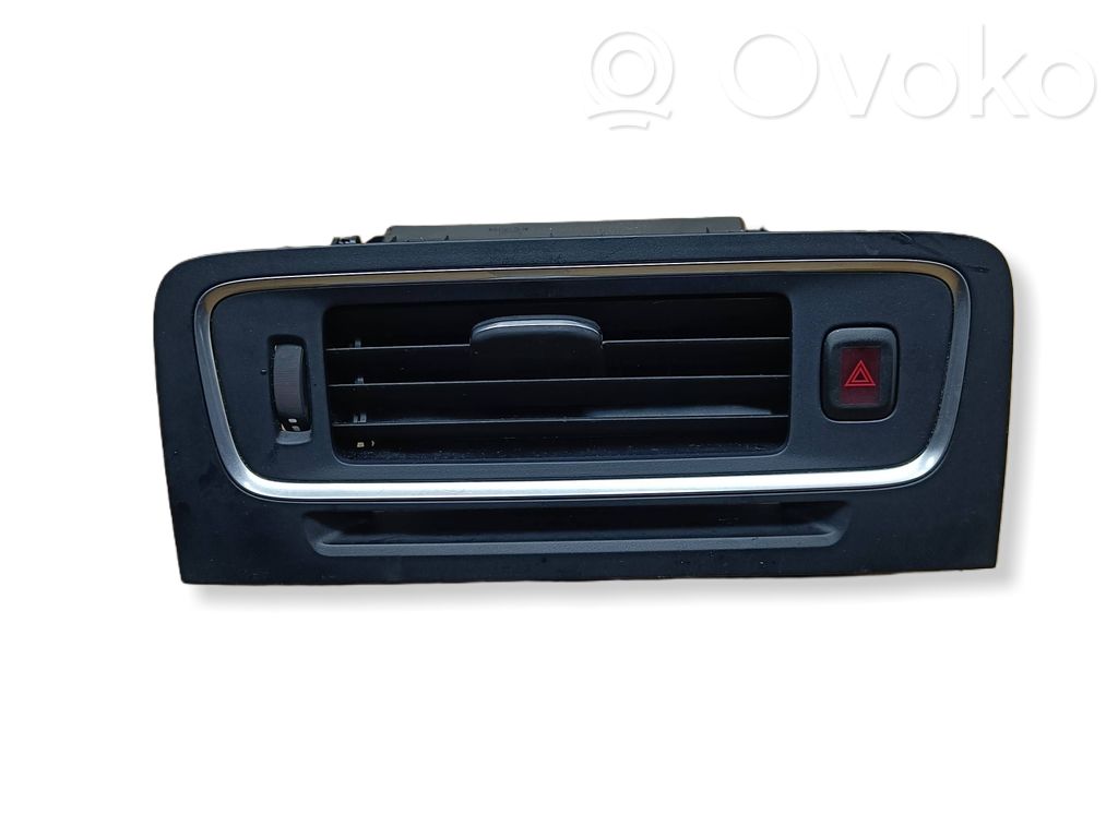 Volvo V60 Centrinės oro grotelės 