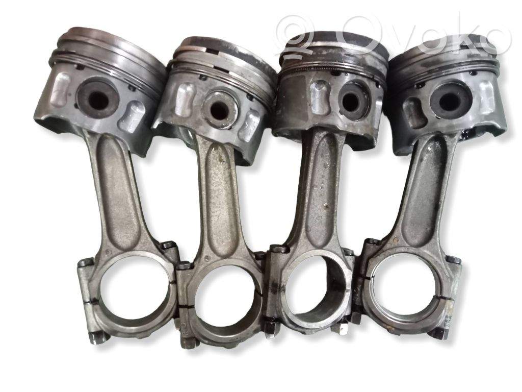 Peugeot 3008 I Piston with connecting rod 