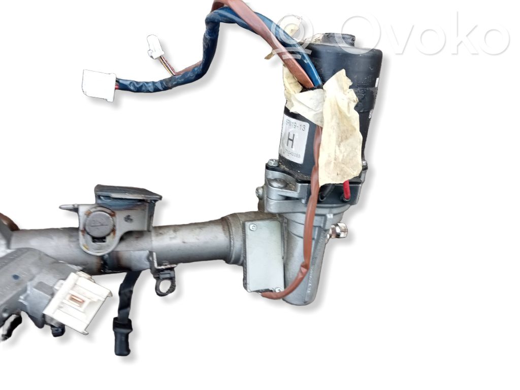 Toyota Yaris Ohjauspyörän akseli 