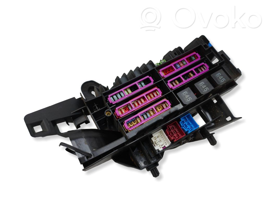 Sulakemoduuli   8W0971845AJ