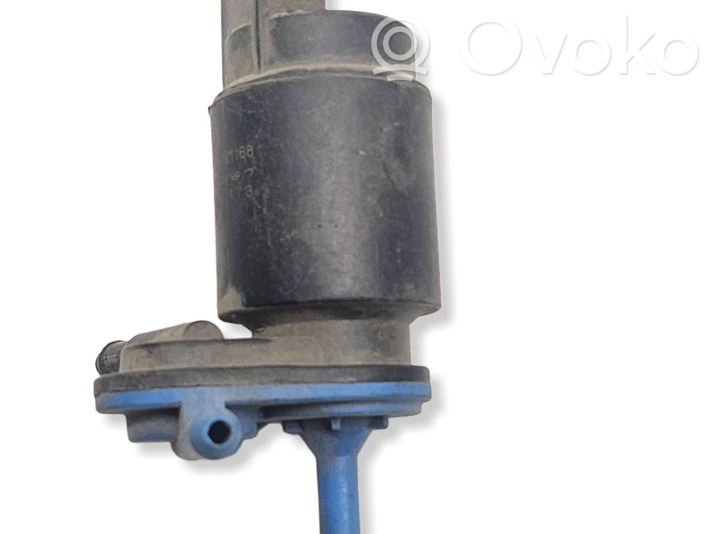 Chevrolet Camaro Windscreen/windshield washer pump 
