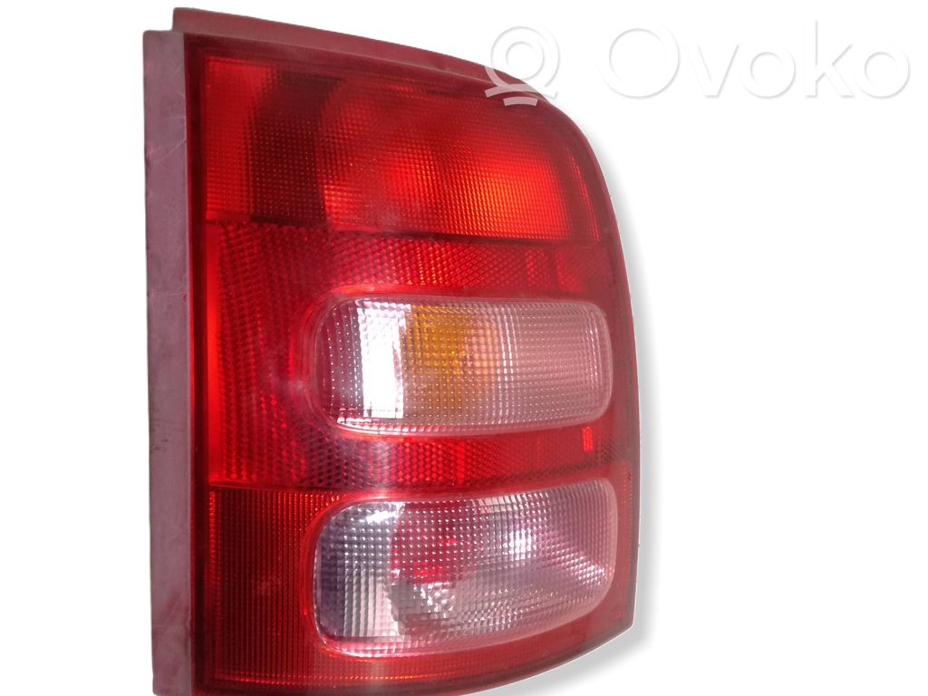 Nissan Micra Galinis žibintas kėbule 