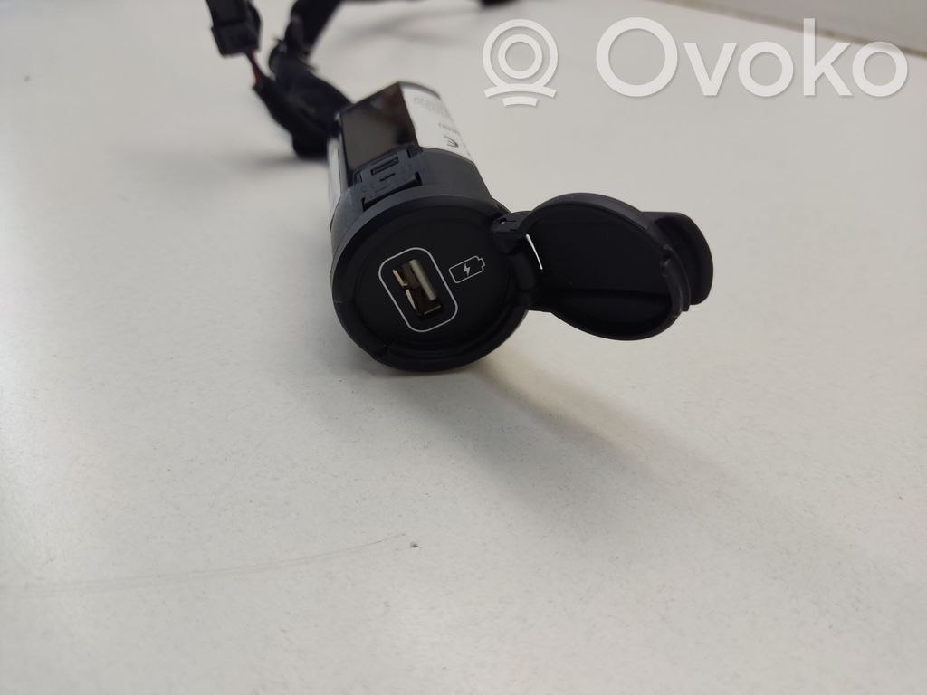 KIA Optima USB socket connector 