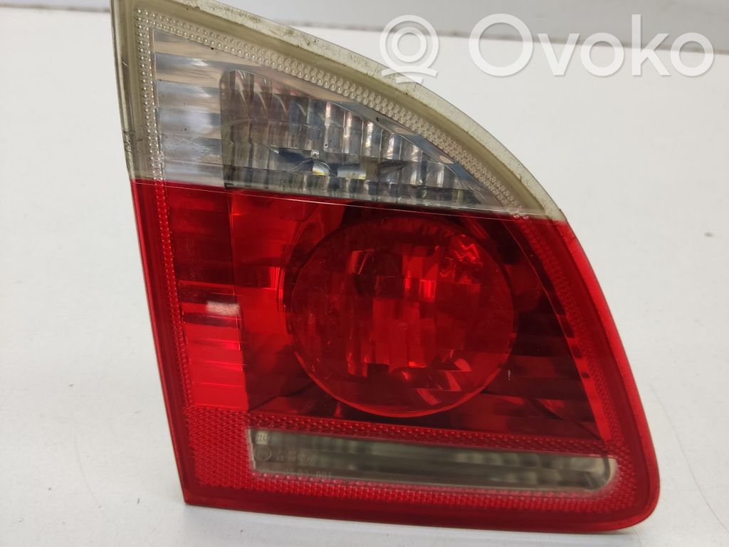BMW 5 E60 E61 Aizmugurējais lukturis pārsegā 