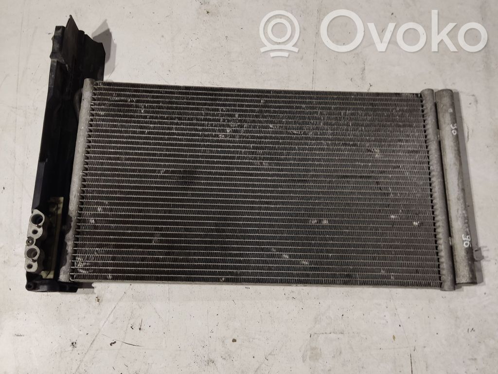 BMW 1 E81 E87 Gaisa kondicioniera dzeses radiators 