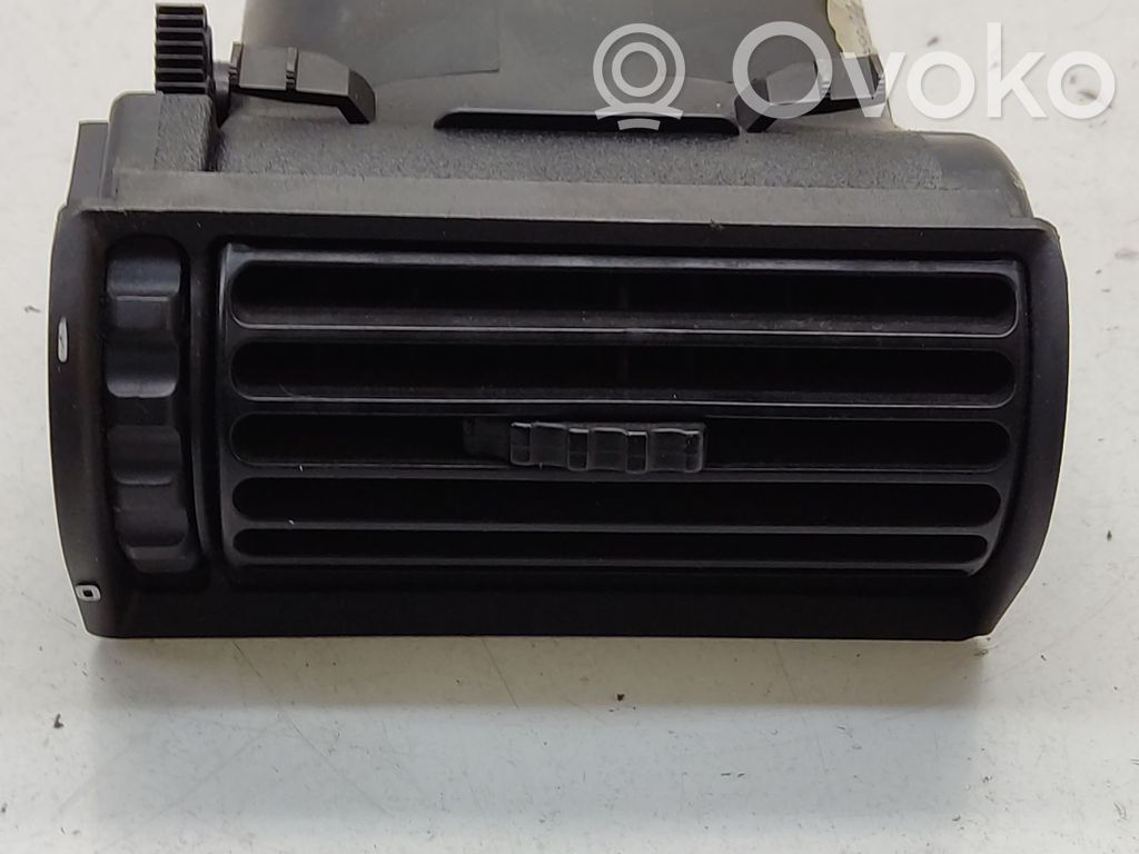 BMW 7 E32 Moldura protectora de la rejilla de ventilación lateral del panel 