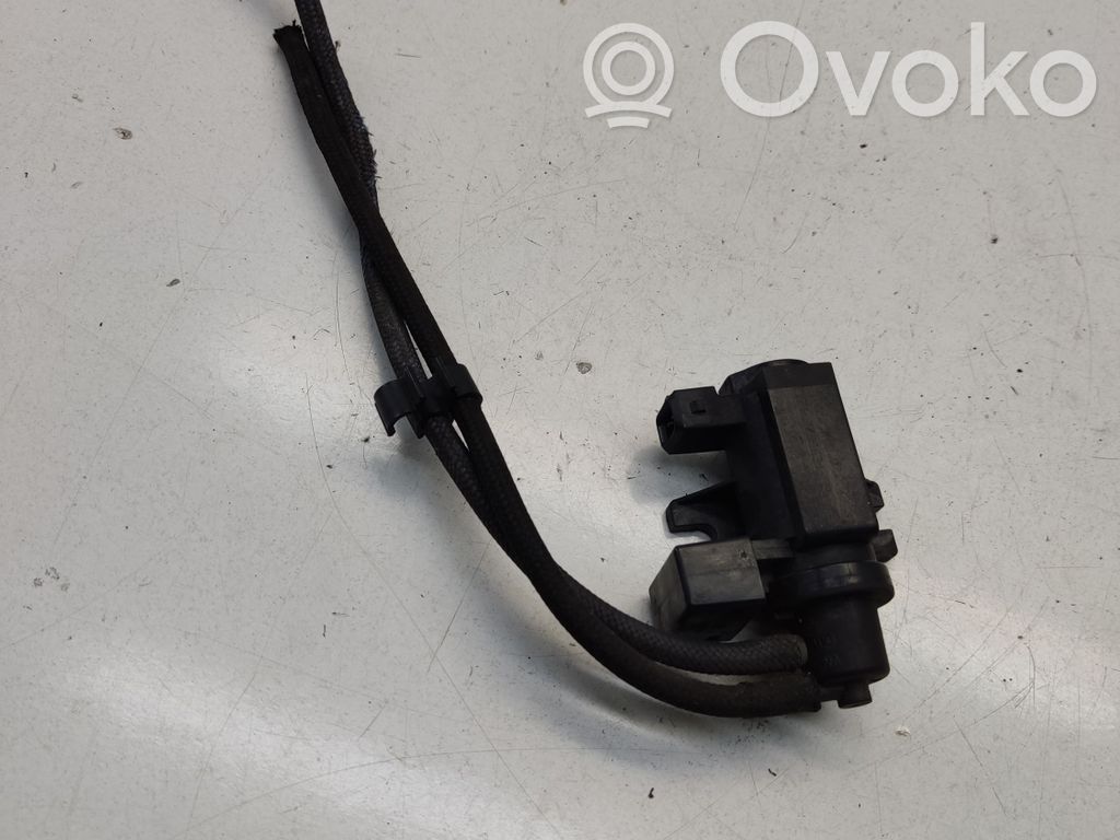 BMW 5 E39 Solenoid supapă turbosuflantă 