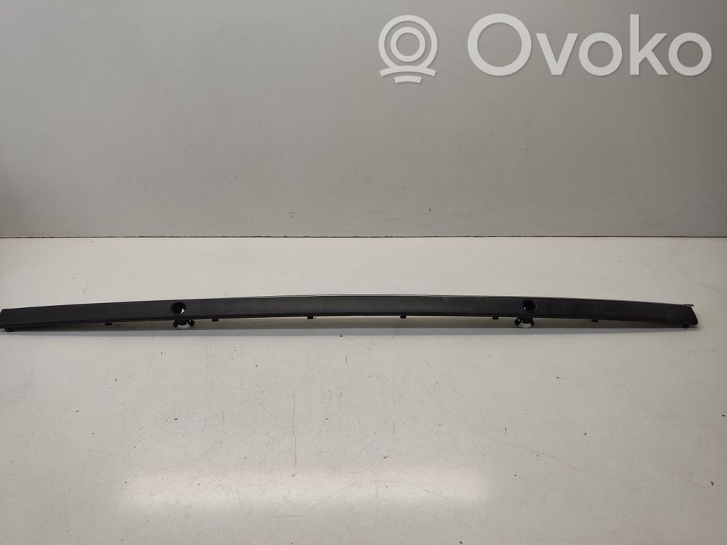 BMW 5 E39 Takapuskurin koristemuotolista 