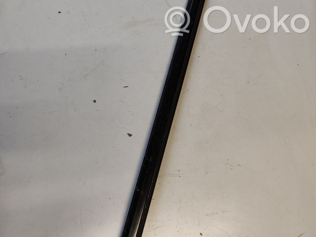 BMW 3 E30 Etuoven lista (muoto) 