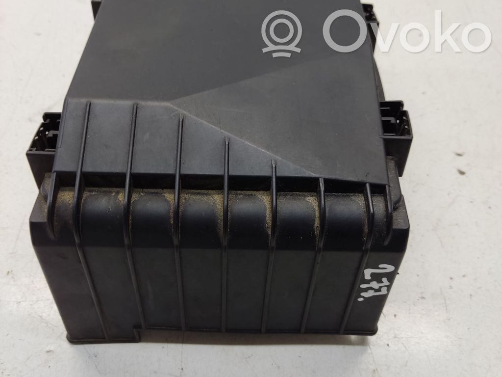 Audi A3 S3 8P Fuse module 