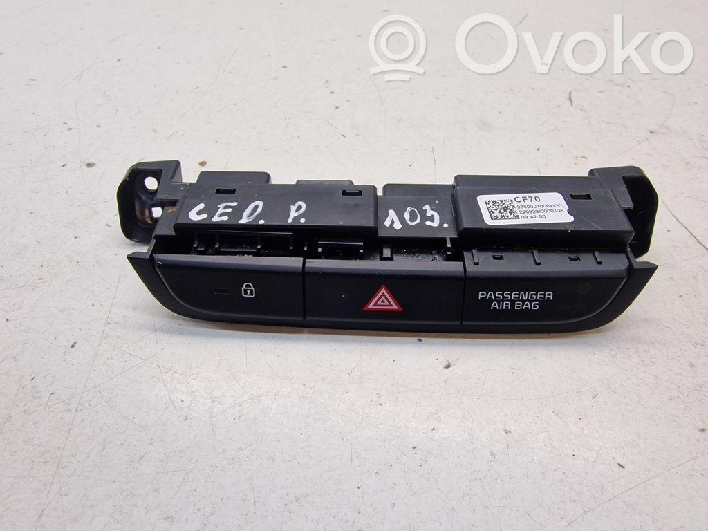 KIA Ceed Hazard light switch 