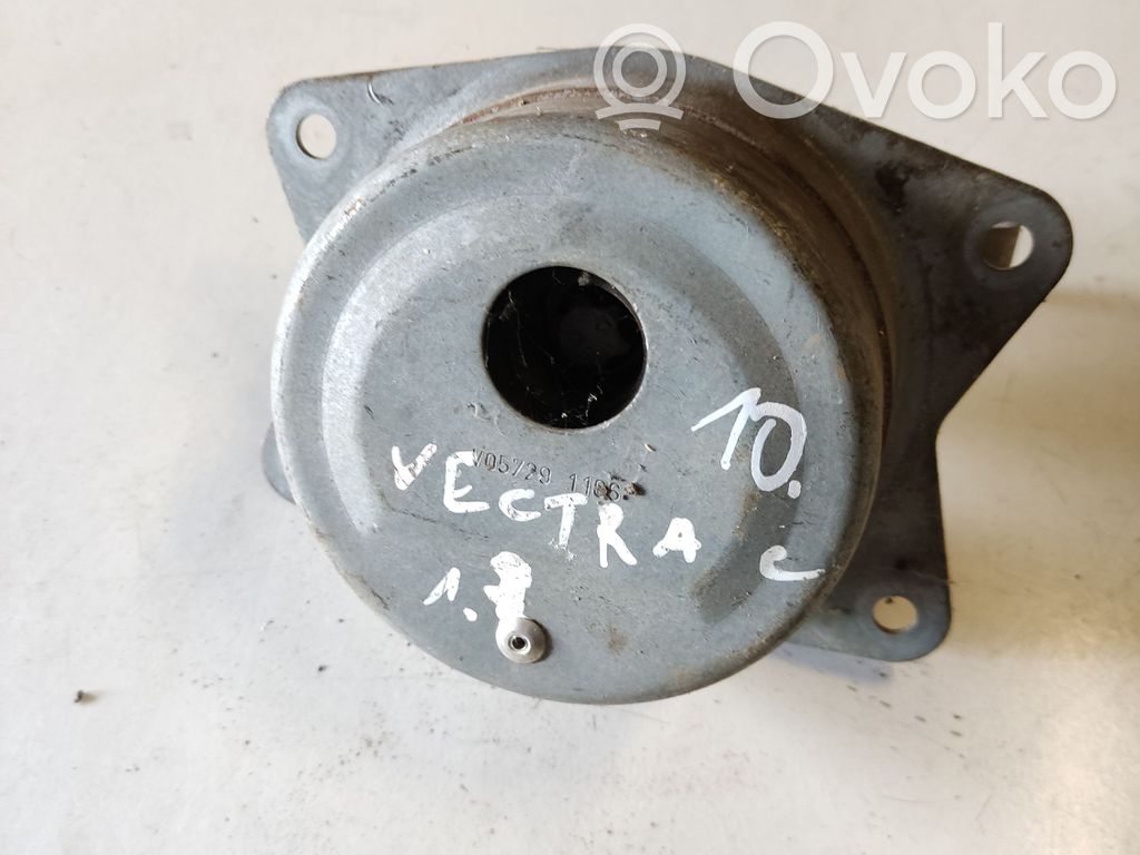 Opel Vectra C Engine mount bracket 