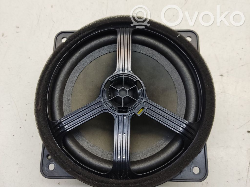 KIA Optima Takaoven kaiutin 